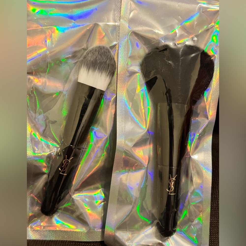 YSL Drawstring Pouch Gift Set (Brushes and Mini Notebook) - Picture 2 of 6
